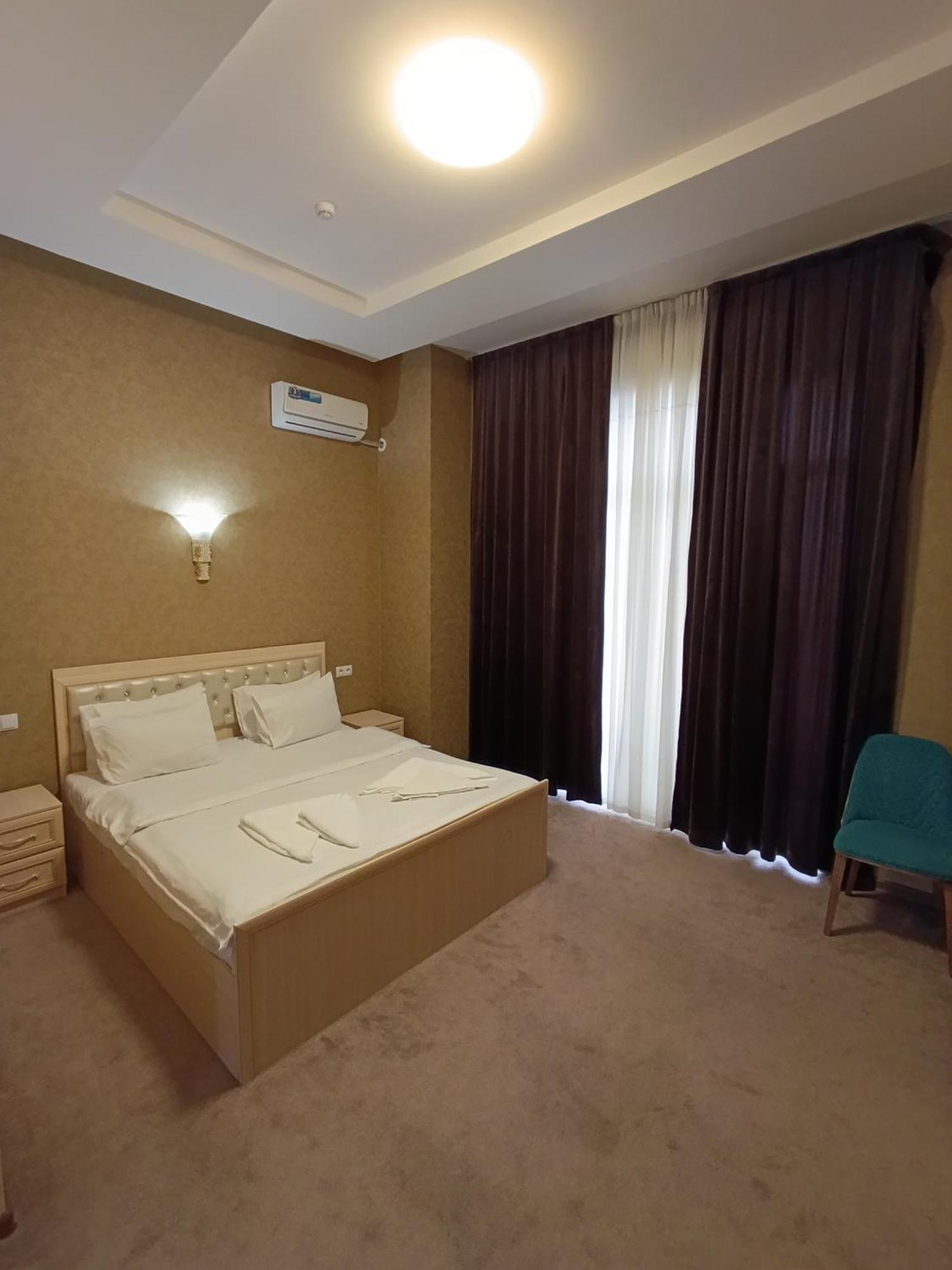 Grand Caravan Tashkent Bagian luar foto