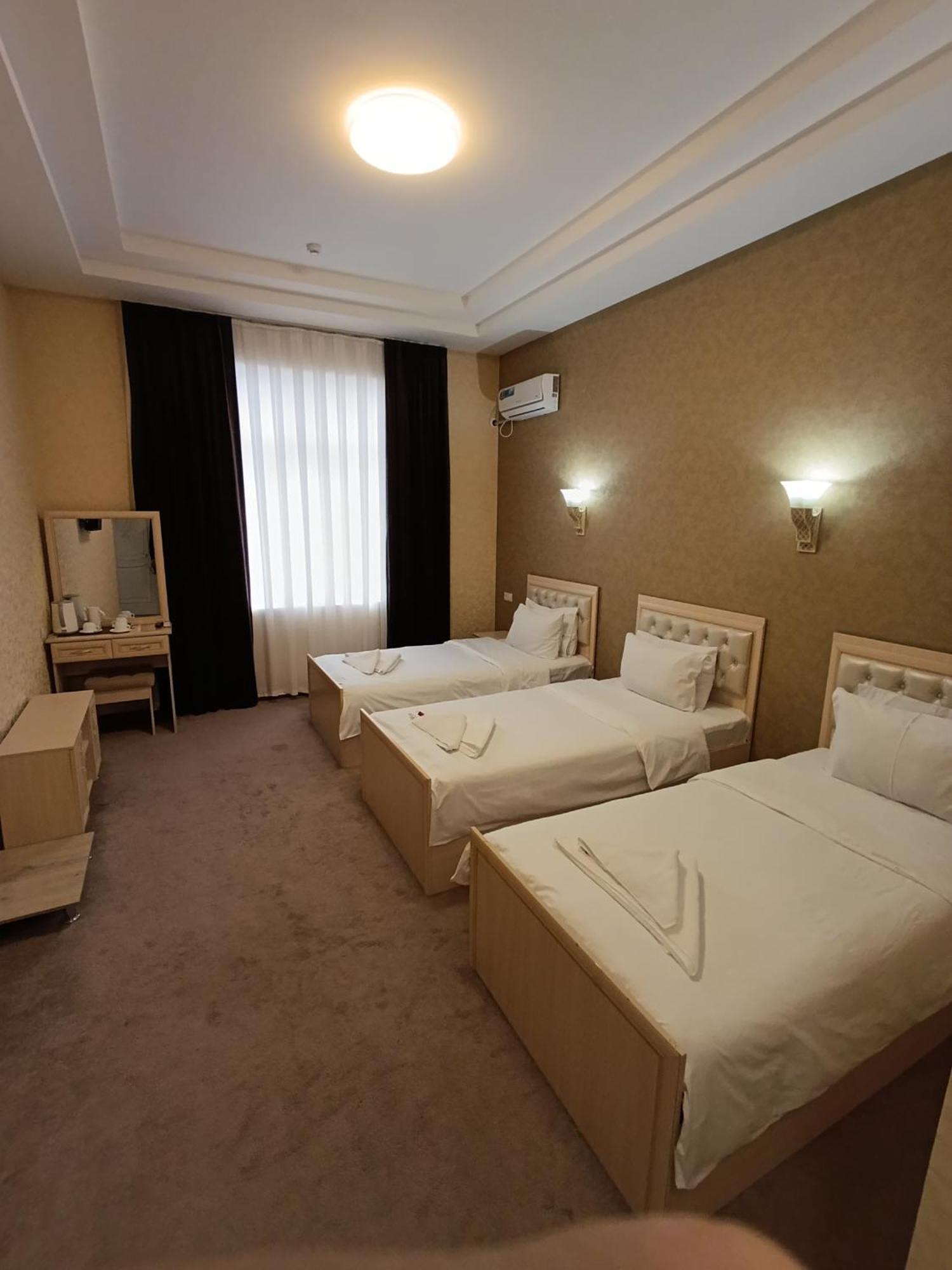 Grand Caravan Tashkent Bagian luar foto