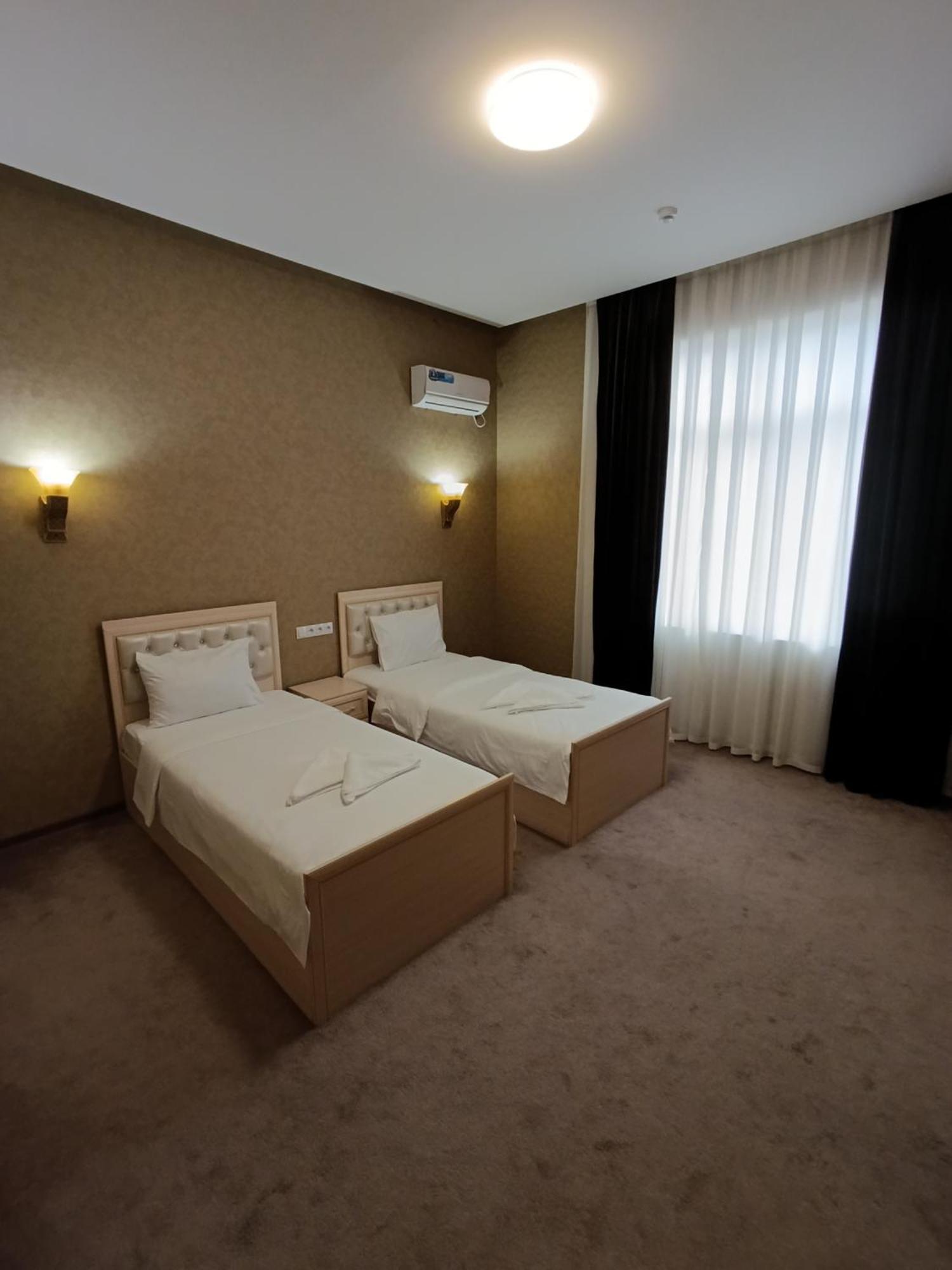 Grand Caravan Tashkent Bagian luar foto