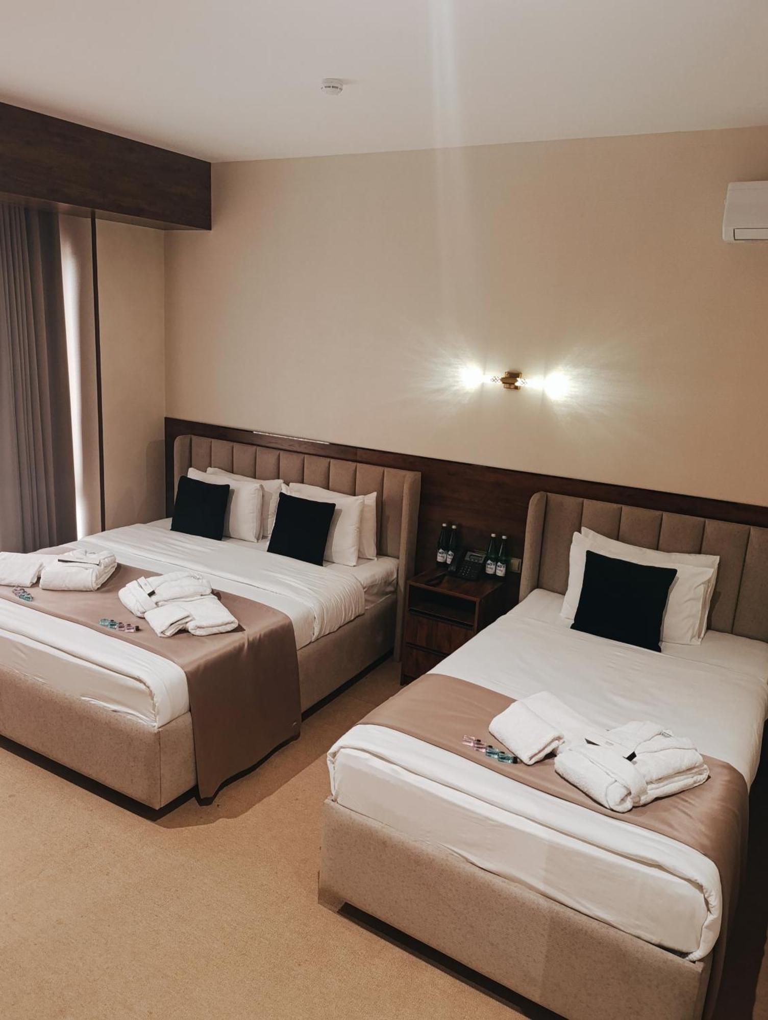 Grand Caravan Tashkent Bagian luar foto