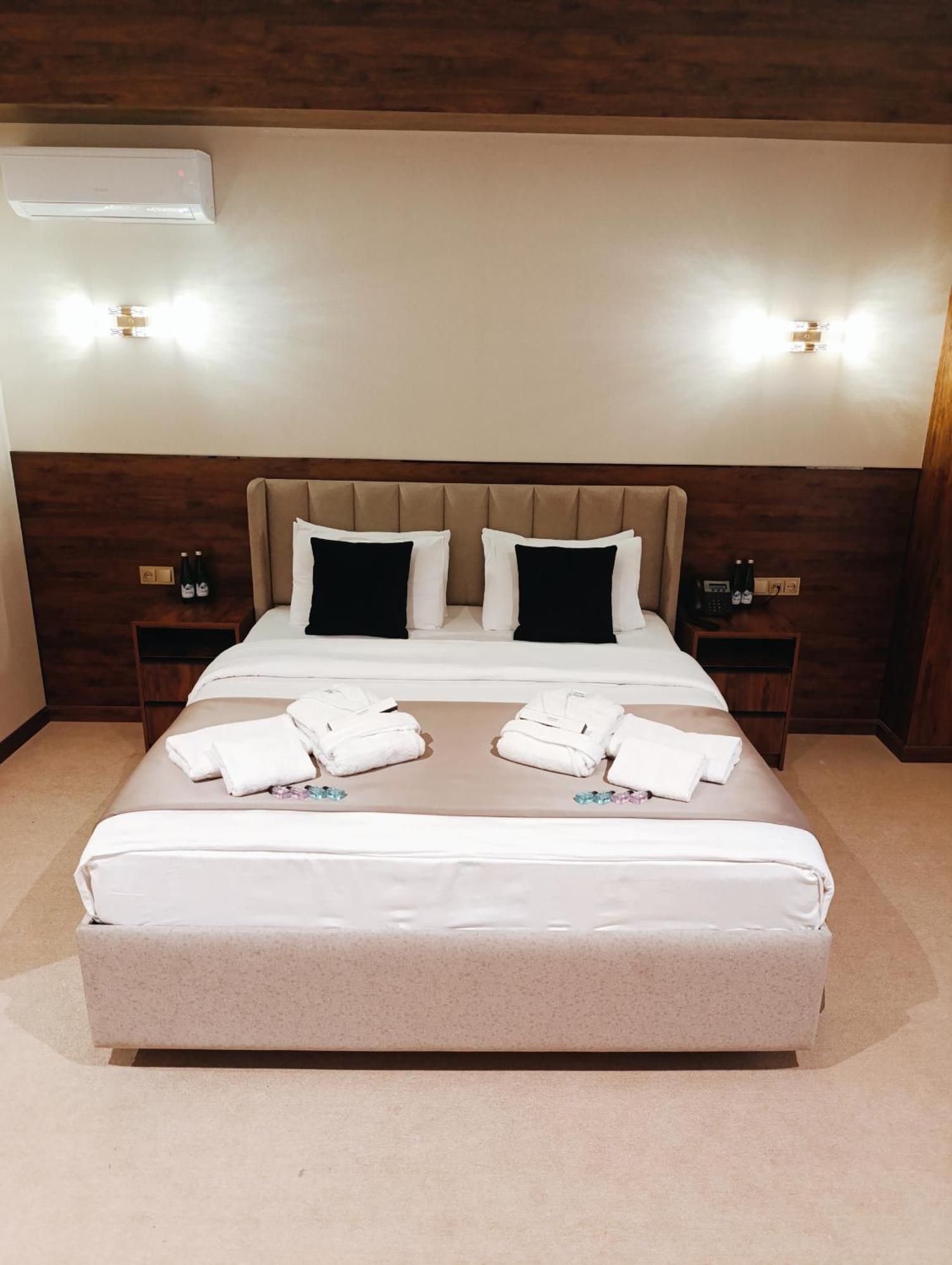 Grand Caravan Tashkent Bagian luar foto
